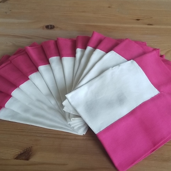 12 pink and white pottery Barn napkins placemats